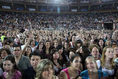 Un aspecto del público que acudió al concierto de Alejandro Sanz en Córdoba.