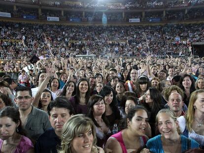 Un aspecto del público que acudió al concierto de Alejandro Sanz en Córdoba.