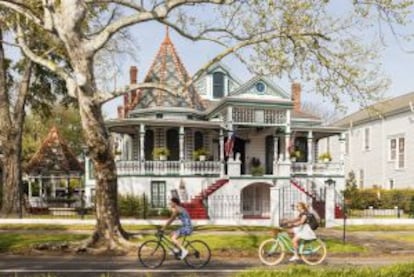 Una casa de arquitectura sureña en un barrio periférico de Nueva Orleans, en el Estado de Luisiana.