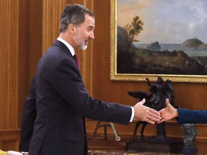 El rey Felipe VI y la presidenta del Congreso, Meritxell Batet, durante la audiencia de la semana pasada en el Palacio de La Zarzuela. 