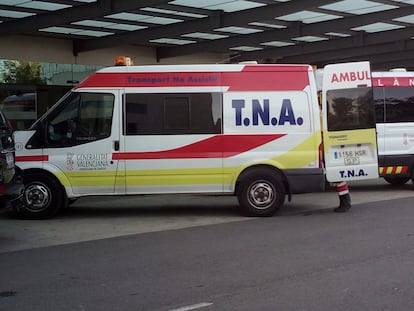 Una ambulancia en la Comunidad Valenciana, en una imagen de archivo.