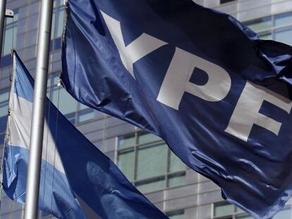 Argentina anuncia que el proyecto de expropiación incluye también YPF Gas