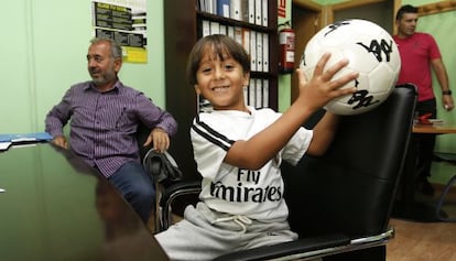 Osama Abdul Mohsen y su hijo Zaid, el pasado septiembre en Getafe.
