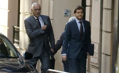 Gregorio Gorriarán (i), a su llegada hoy a la Audiencia Nacional