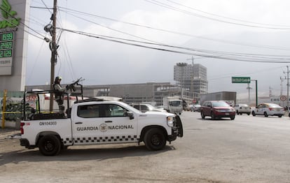 Una camioneta de la Guardia Nacional en el municipio de Santa Catarina, Nuevo León