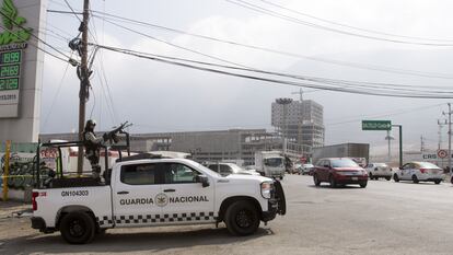 Una camioneta de la Guardia Nacional en el municipio de Santa Catarina, donde será construida la planta, el 23 de febrero de 2022.