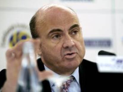 El ministro de Economía y Competitividad, Luis de Guindos, durante su intervención en el XVIII Encuentro de Economía de S'Agaró.