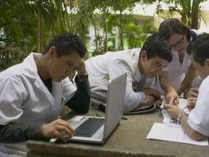 Alumnos de la Universidad de Veracruz, México.