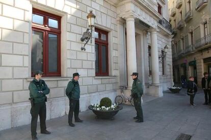 Fachada del Ayuntamiento de Reus (Tarragona), donde la Guardia Civil, ha detenido a la primera teniente de alcalde Teresa Gomis.