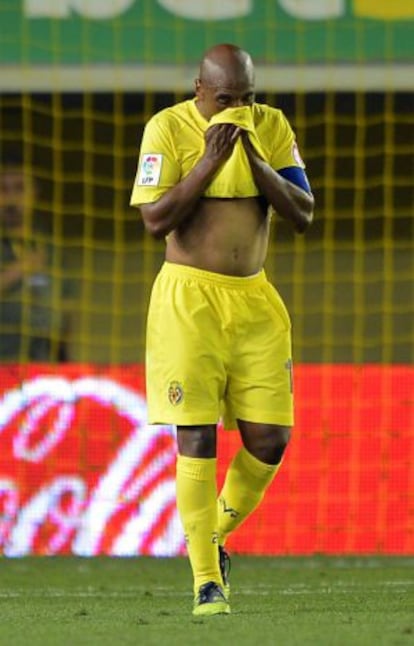 Marcos Senna, después de que el Villarreal encajara el gol de Falcao, ayer