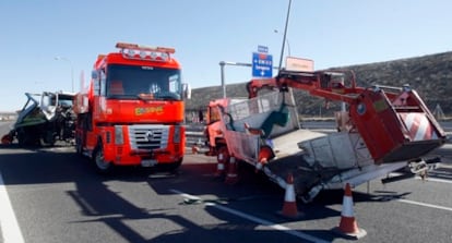 Dos camiones han chocado en la M-45, lo que ha provocado el cierre de la autovía durante cerca de una hora y cuarto.