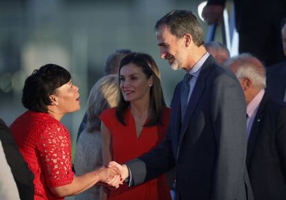 La alcaldesa de Nueva Orleans, LaToya Cantrell, recibe a los Reyes.