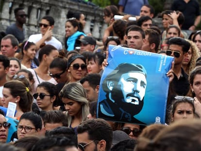 Centenas de jovens se reúnem em Havana para homenagear Fidel