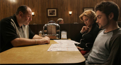 James Gandolfini, Edie Falco y Robert Iler, en 'Los Soprano'.