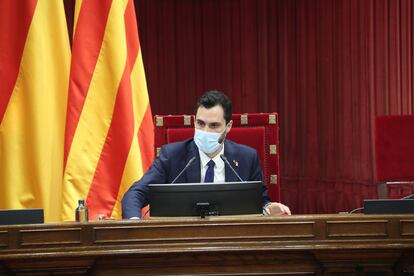 Roger Torrent durante una sesión de control en el Parlament, el pasado mes de julio.