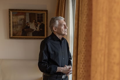 Yossi Beilin at his home in Tel Aviv; September 2023.