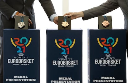 Las jugadoras que se suban al podio en el próximo EuroBasket femenino de 2021 de España y Francia se colgarán una joya de más de medio kilo de bronce fabricada por la empresa valenciana The Medal Company.