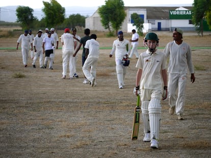 Cricket players after finishing a match in a field in Sonseca, Toledo, in this file photo.