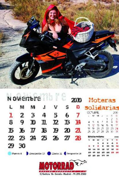 Una de las Moteras Solidarias en su calendario.