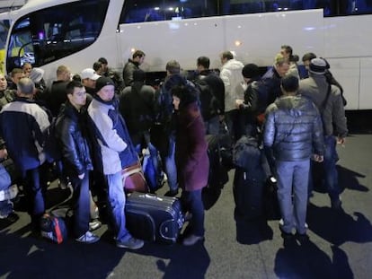 Inmigrantes rumanos que viajan a Alemania, el pasado 4 de enero.