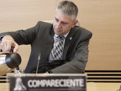 El ex inspector jefe de la Policía José Ángel Fuentes Gago comparece en la comisión parlamentaria que investigaba la 'policía patriótica', en julio de 2017.