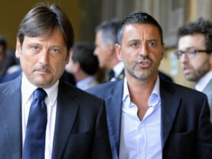 Dario Stefano (centro), presidente de la comisión del Senado italiano que estudia la expulsión de Berlusconi.