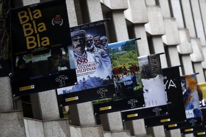 Vista parcial de la fachada del ministerio de Cultura donde se encuentran colgados los carteles de las peliculas nominadas en la 31 edición de los Premios Goya