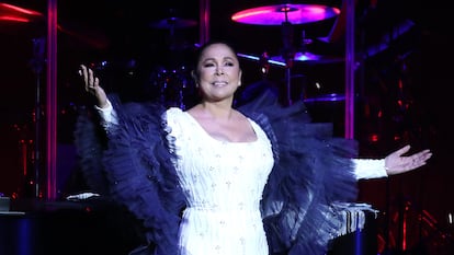 Isabel Pantoja, durante su concierto en el United Palace Theater de Nueva York, el 17 de febrero de 2023.