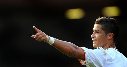 Cristiano Ronaldo durante el partido amistoso de pretemporada entre Bournemouth y Real Madrid en el Estadio Goldsands el 21 de julio de 2013, de Bournemouth.