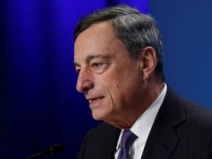 El presidente del BCE, Mario Draghi, en la cumbre del FMI en Washington 