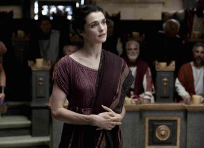 La túnica que viste Rachel Weisz en 'Ágora' se subasta con fines benéficos.