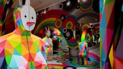 Sala principal de la exposición Walking Life de Okuda San Miguel