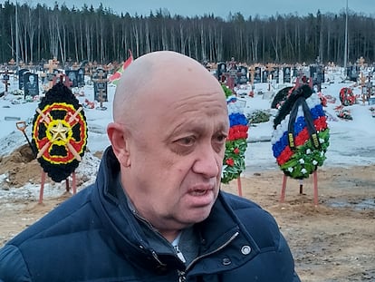 Wagner Group head Yevgeny Prigozhin attends the funeral of Dmitry Menshikov, a fighter of the Wagner group who died during a special operation in Ukraine, at the Beloostrovskoye cemetery outside St. Petersburg, Russia, Saturday, Dec. 24, 2022.