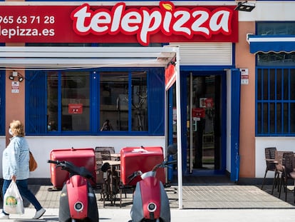 Exterior de un restaurante de Telepizza.