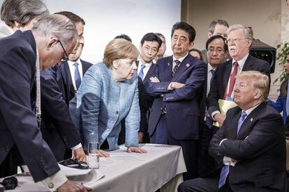 A já icônica foto do Trump no G7