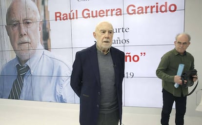 El escritor Raúl Guerra Garrido, este miércoles en la presentación del documental realizado sobre la emigración.