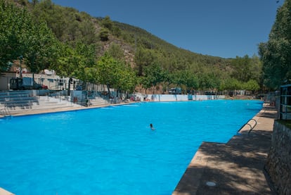 Piscina de Amurjo en Orcera (Jaén).