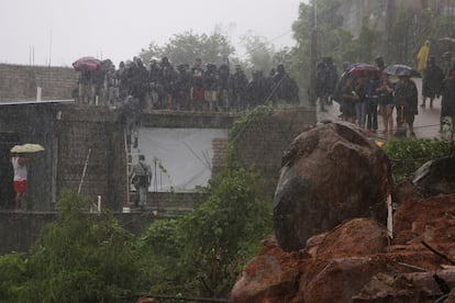 El huracn se localiza a 75 kilmetros al suroeste del puerto de Lzaro Crdenas (Michoacn) y a 230 kilmetros de Manzanillo (Colima). El fenmeno meteorolgico presenta vientos sostenidos de 120 kilmetros por hora, rachas de 150 kilmetros por hora y se desplaza al noroeste a 4 kilmetros por hora. 