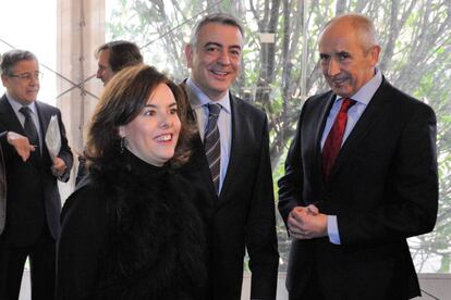 Soraya Sáenz de Santamaría y Josu Erkoreka, en un acto celebrado en Vitoria en enero pasado.