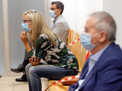 Los exalcaldes de Alicante, Sonia Castedo y Luis Díaz Alperi, durante la celebración del juicio por el presunto amaño del Plan General de Urbanismo (PGOU) de la ciudad de Alicante.