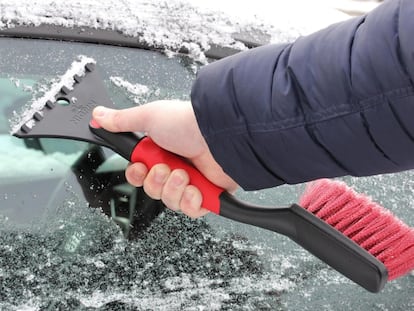 Esta es la mejor rasqueta para hielo que se puede comprar en Amazon