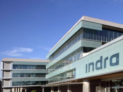 Entrada de la sede Indra en Alcobendas.