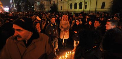 Protesta en Sarajevo en solidaridad con la disolución de la concentración en Banja Luka, este martes.