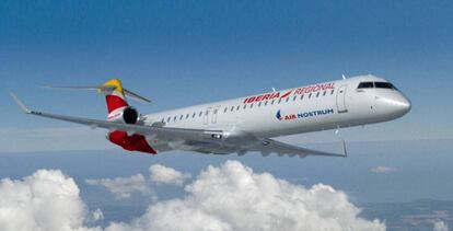 Avión CRJ 1000 de Air Nostrum rotulado con los colores de Iberia.