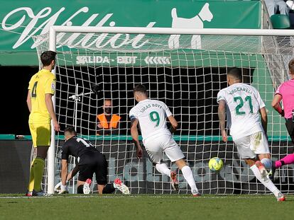 Boyé se dispone a celebrar el 1-0.