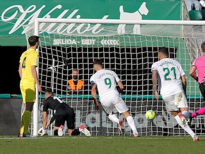 Boyé se dispone a celebrar el 1-0.