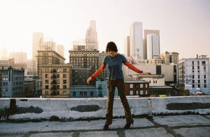 La actriz Michelle Williams, en <i>The land of plenty,</i><b> </b>de Wim Wenders.
/ DONATA WENDERS