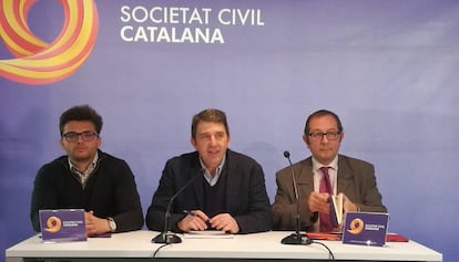 De izquierda a derecha: Josep Lago, José Domingo y Rafael Arenas.