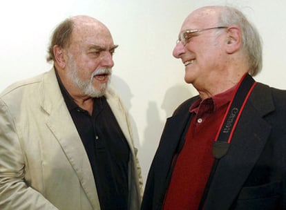 Jean-Claude Carrière (izquierda) y Carlos Saura, ayer en el homenaje que se rindió en Valladolid a Luis Buñuel.