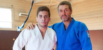 Fran Garrigós, que competirá en Río, junto a su maestro y seleccionador nacional del equipo olímpico de Judo, Quino Ruiz.